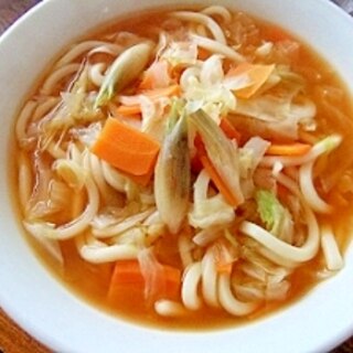 冷蔵庫整理に♪野菜たっぷりピリ辛味噌うどん